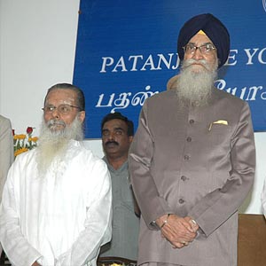 Perasiriyar with Tamilnadu Governor Shri Surjit Singh Barnala